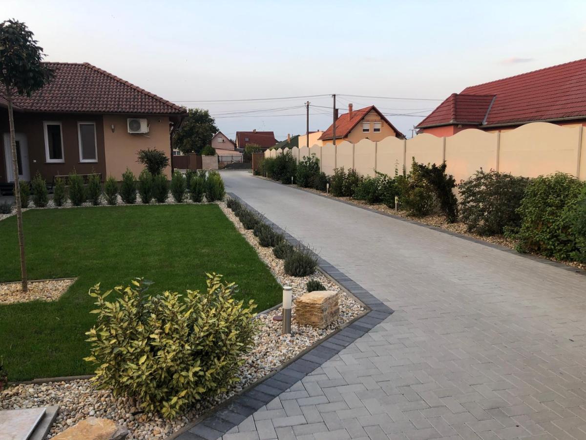 Rajczi Apartman Mohacs Exterior photo